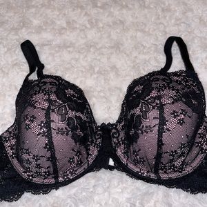 Victoria’s Secret Dream Angels lined demi bra. Color: Black laced: Size: 36C.